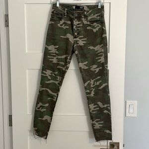 Kut Connie high rise skinny ankle.  Camo size 4.